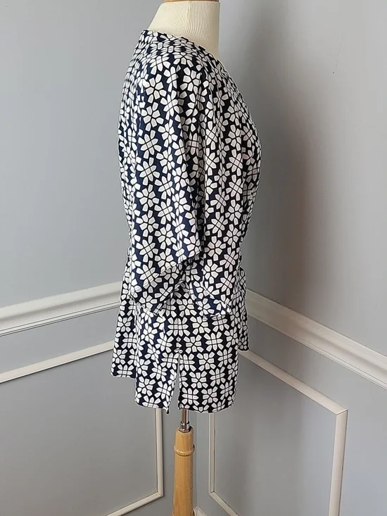 Banana Republic Blue White Geometric V-Neck Dolman Sleeve Tie Waist Tunic Top M - Picture 4 of 7